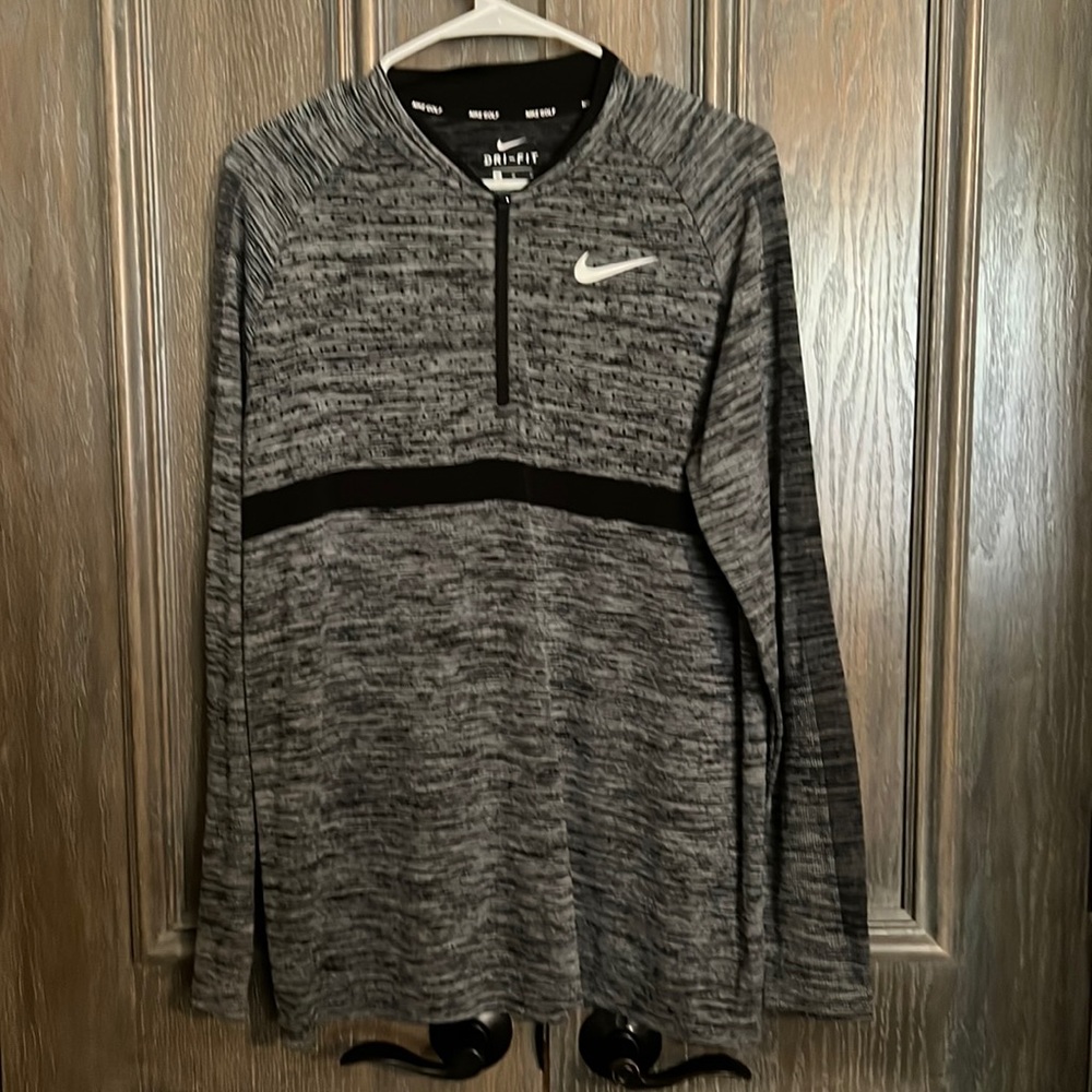 Nike Golf Dri-Fit 1/4 zip pullover. Men’s medium gray/black. Great condition.